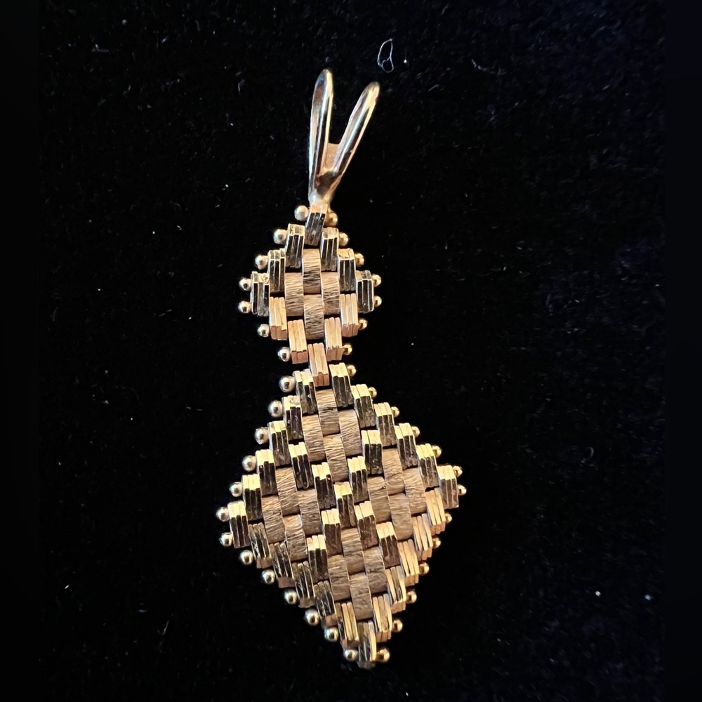 Vintage 14K Gold Woven Link Dangle Pendant